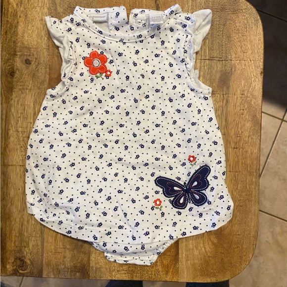 Set of two “first impressions” baby one piece summer outfits. Size 0-3 month - Picture 6 of 7